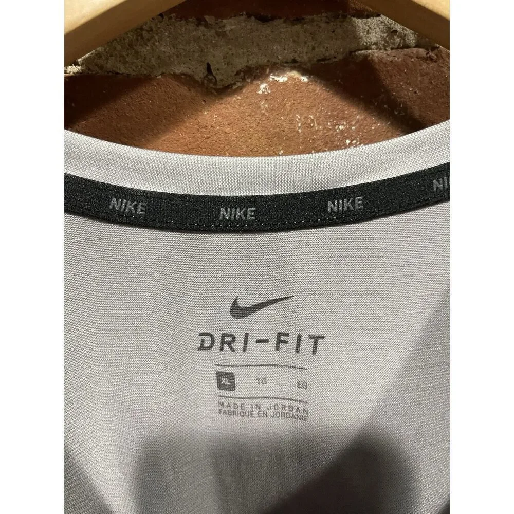Nike Men's Dri-Fit Breathe Tee Shirt XL Gray